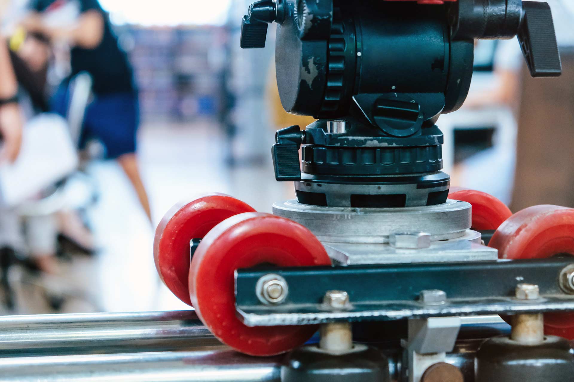 Travelling suave con gimbal en interior